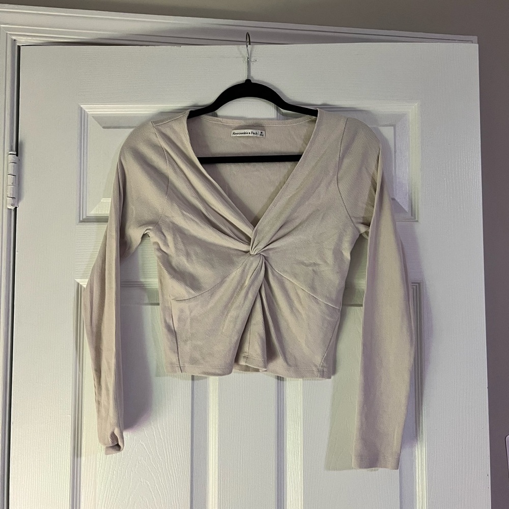 Cream Twist Front Crop